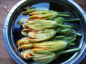 炸瓜花怎么吃,家常炸瓜花食谱解析