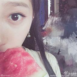 吃瓜抢镜,娱乐现场新看点